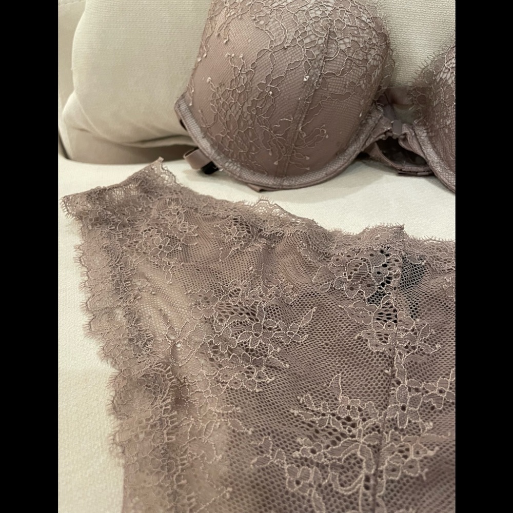 ❤️ BEAUTIFUL BRAND NEW NVR WORN LIGHT MAUVE/GRAY LACY & SEXY VS SET! - Picture 8 of 15